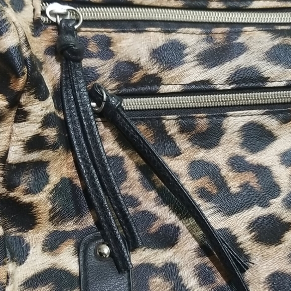 Leopard print bag with short handles & long strap - Picture 2 of 6